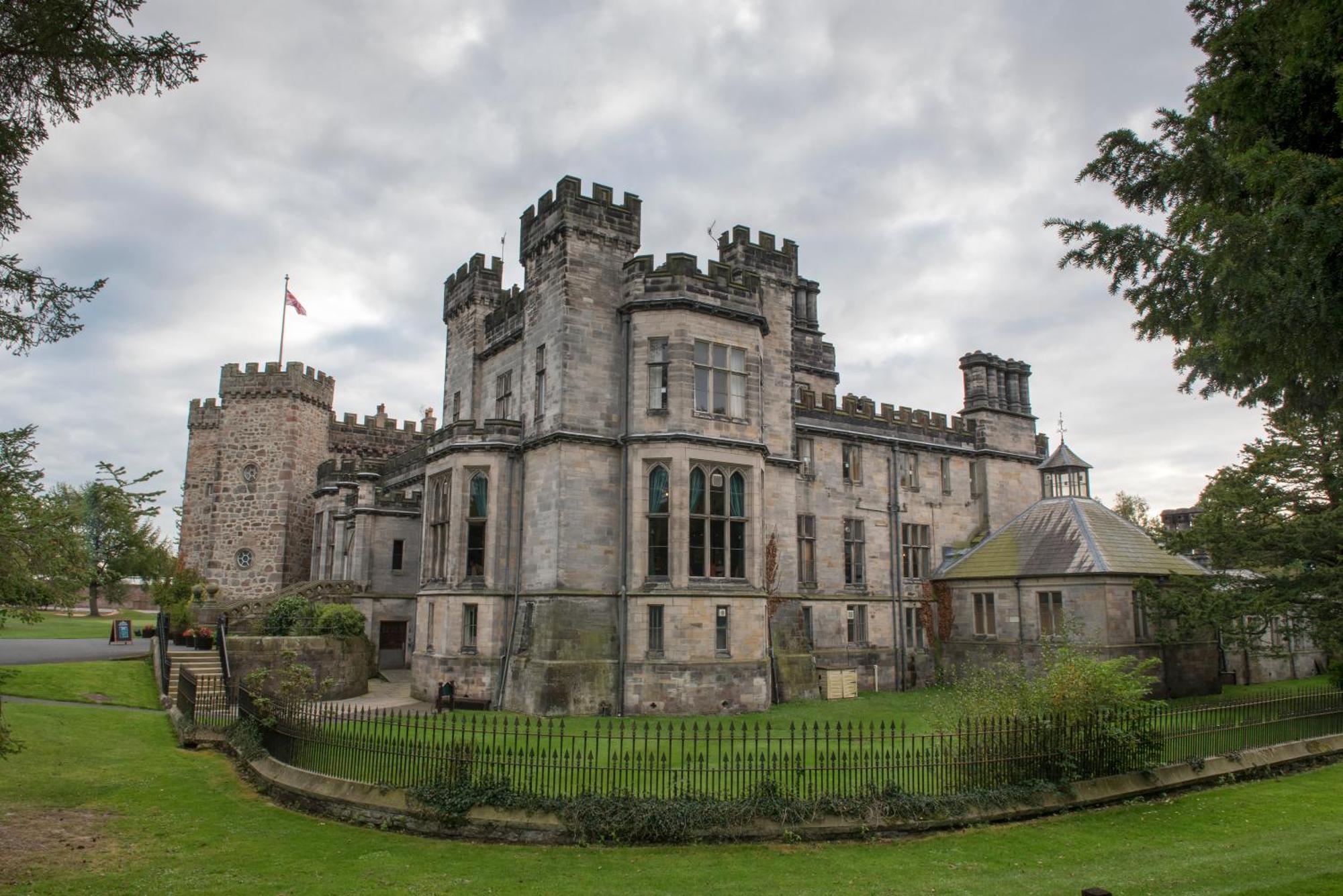 Ashton Hall At Lancaster Golf Club Exterior photo